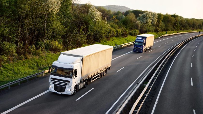 Фура на трассе