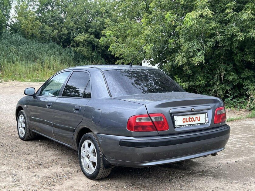 Митсубиси каризма 2002