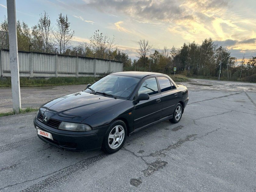 Митсубиси каризма 2002