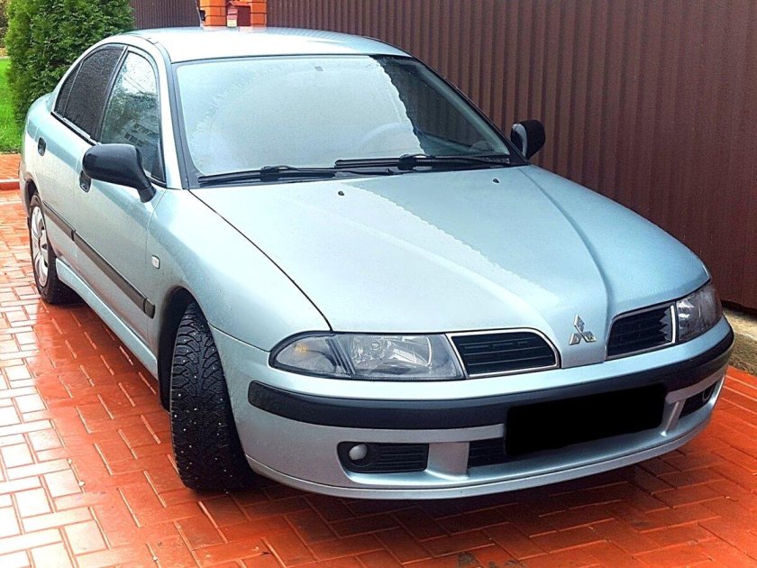 Митсубиси Каризма 2003
