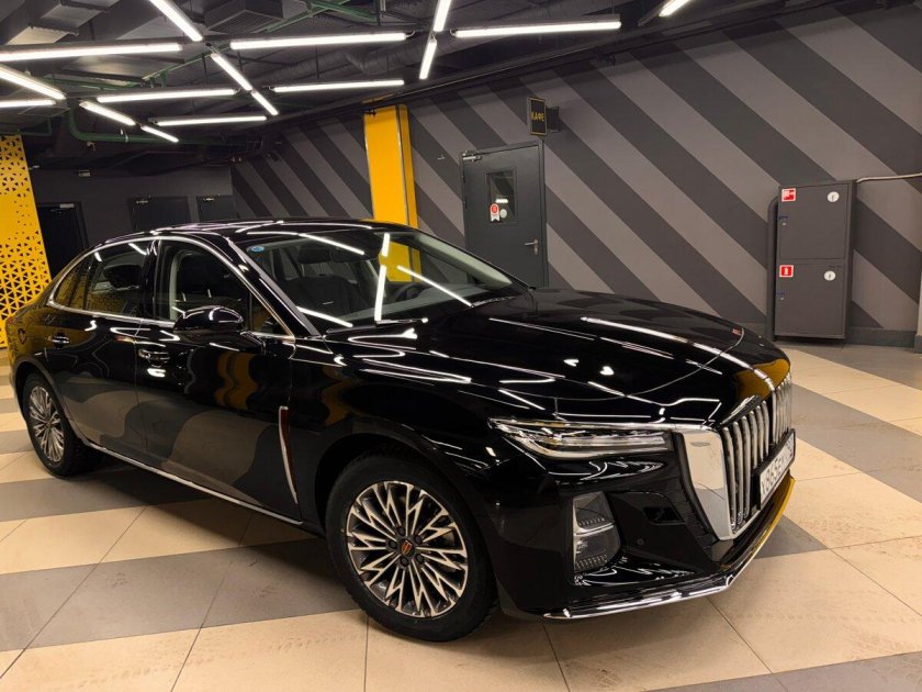 Hongqi h 5 black edition