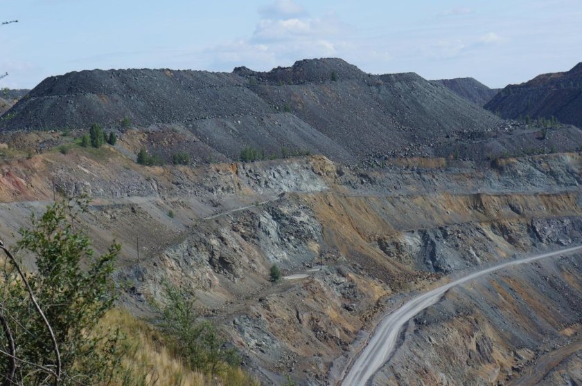 Отвал вскрышных пород