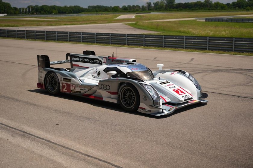 Audi r 18 e tron quattro