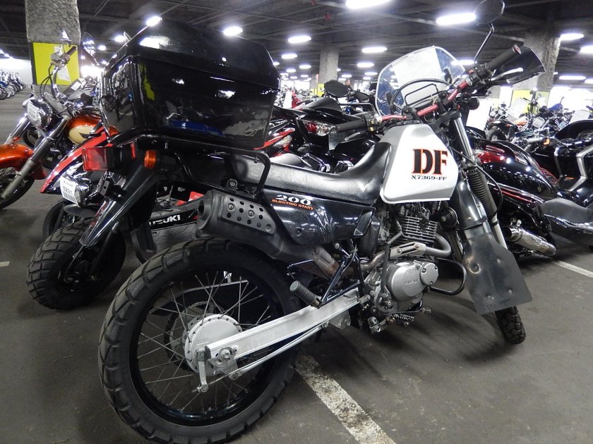 Мотоцикл suzuki