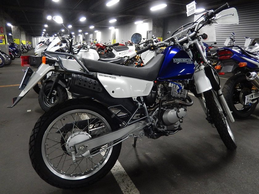 Сузуки 200 кубов