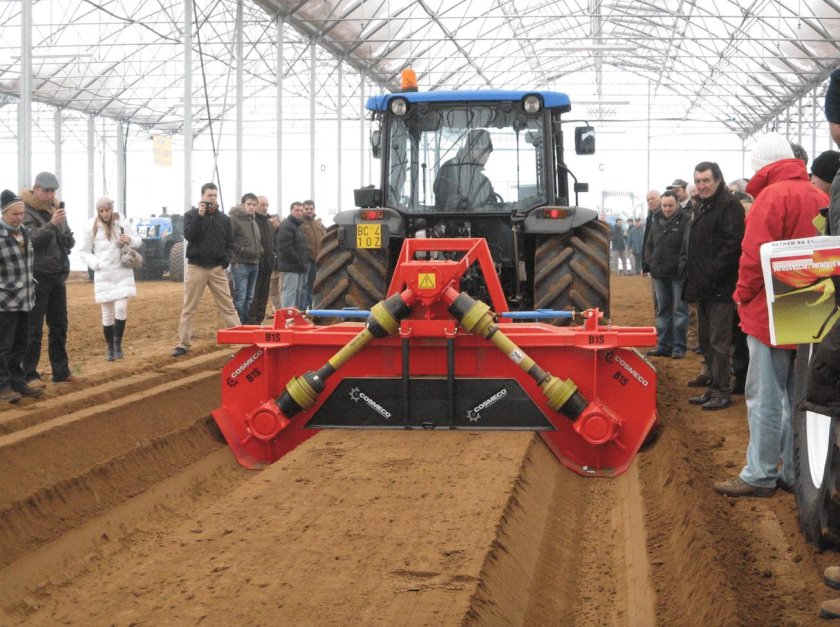 Грядообразователь пленкоукладчик Cosmeco