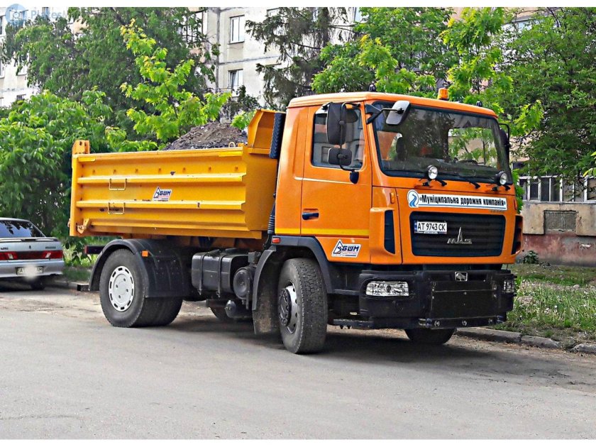 Самосвалы МАЗ 5550в3