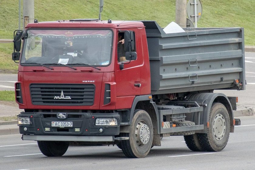 МАЗ 4570 самосвал