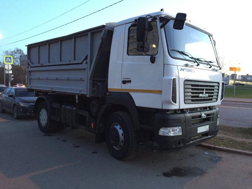 МАЗ 5550 самосвал сельхозник