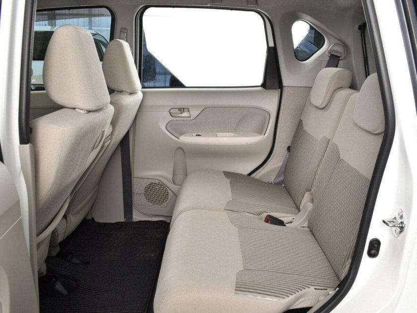 Салон Daihatsu move 2006