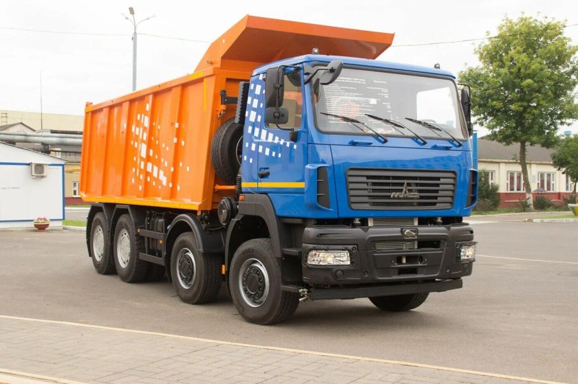 Самосвал МАЗ 6516 8 4
