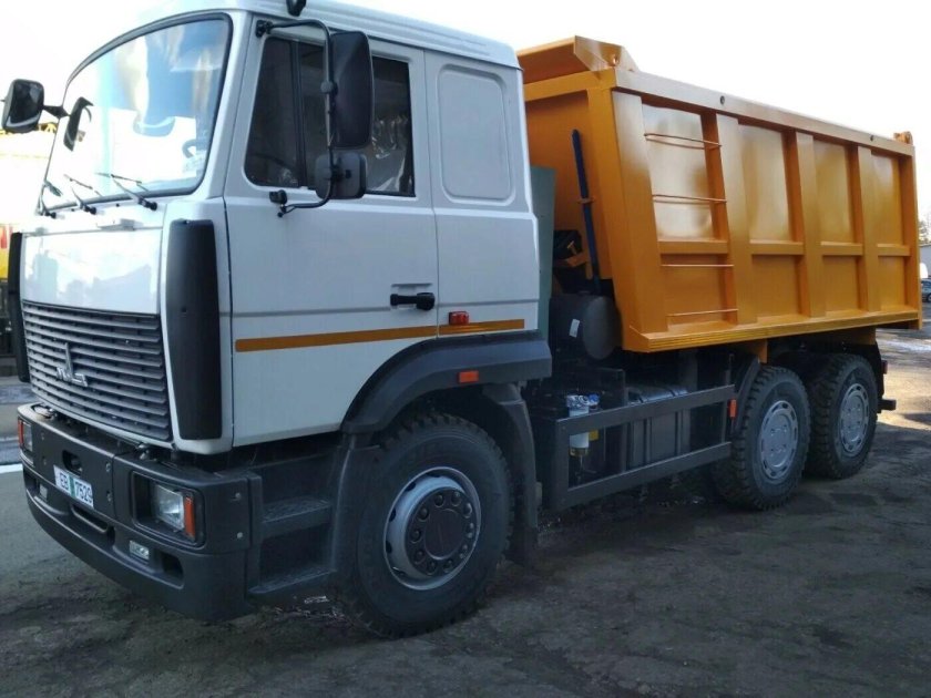 МАЗ-5516 самосвал
