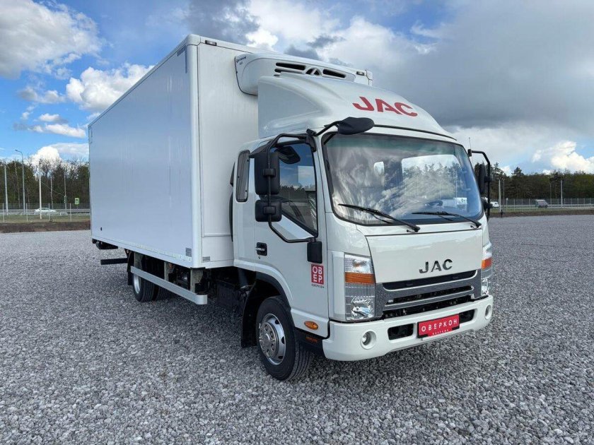 Грузовой автомобиль jac n80 рефрижератор