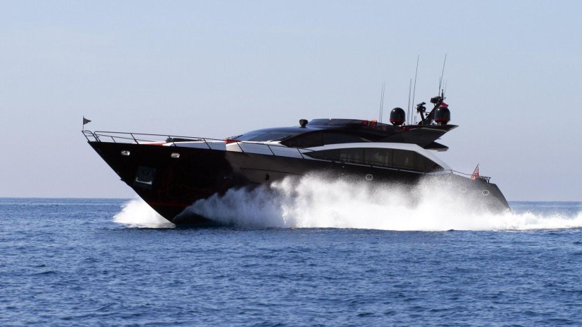 Яхта Black Legend