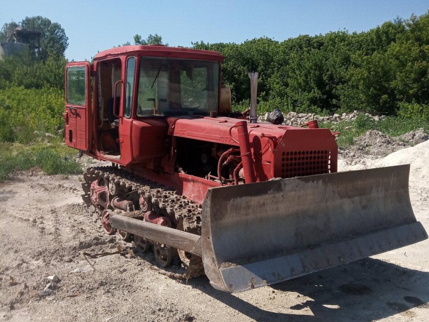 Гусеничный трактор дт75 бульдозер