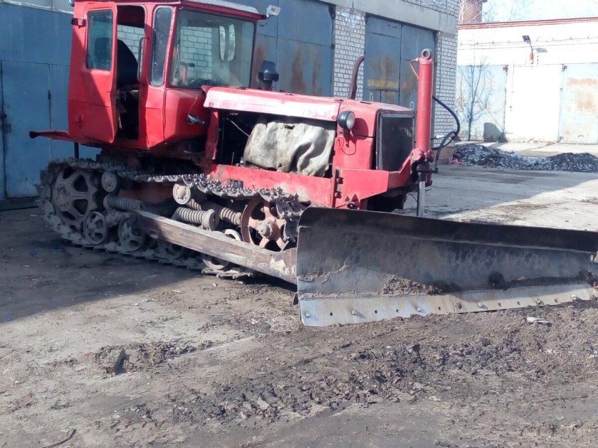 Гусеничный трактор дт75 бульдозер