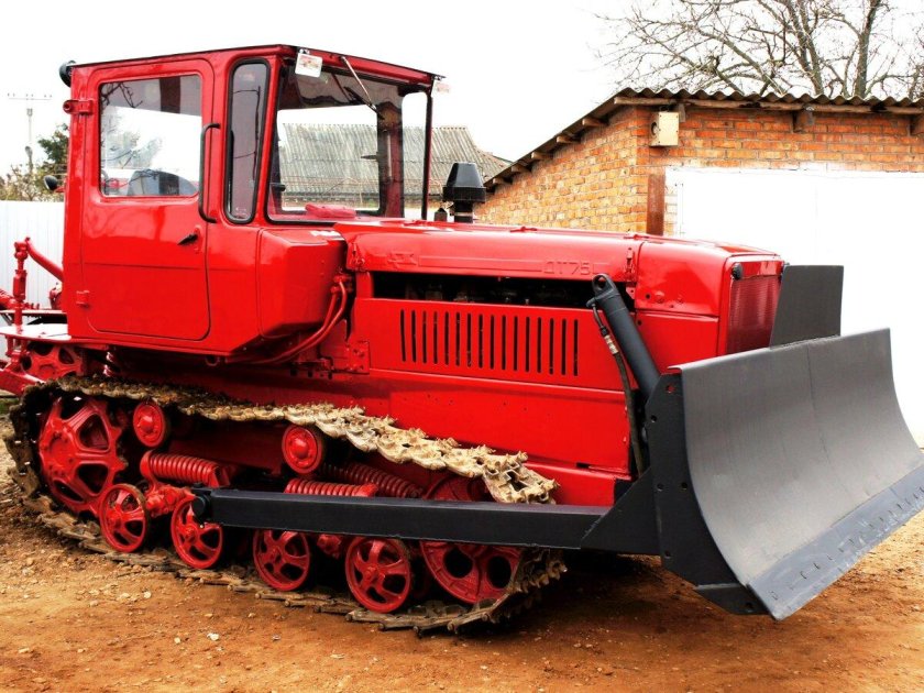 Трактор гусеничный дт 75