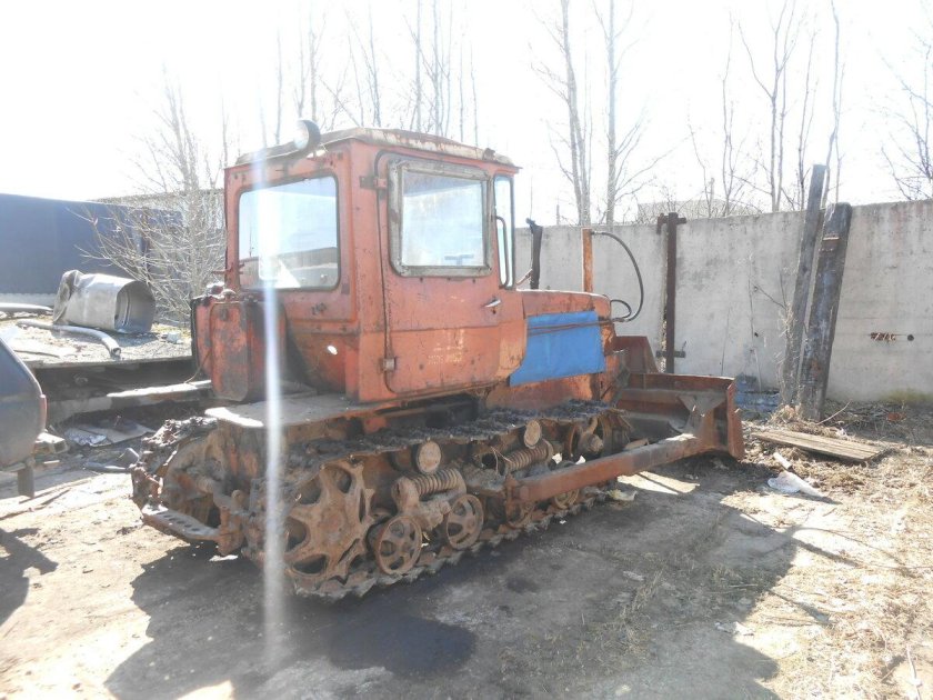 Гусеничный трактор дт 75