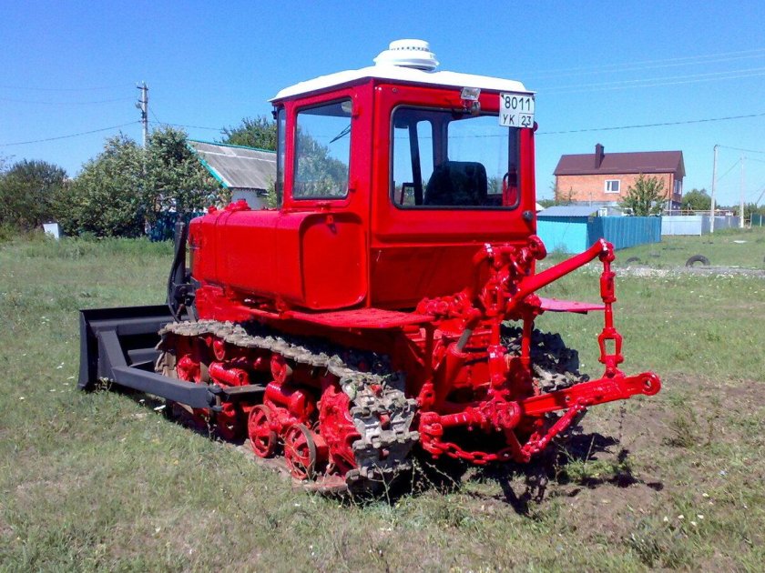 Трактор гусеничный дт 75