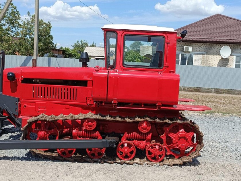 Трактор гусеничный дт 75