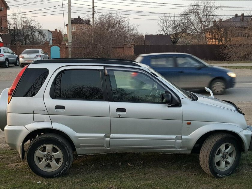 Дайхатсу Териос 1998 года