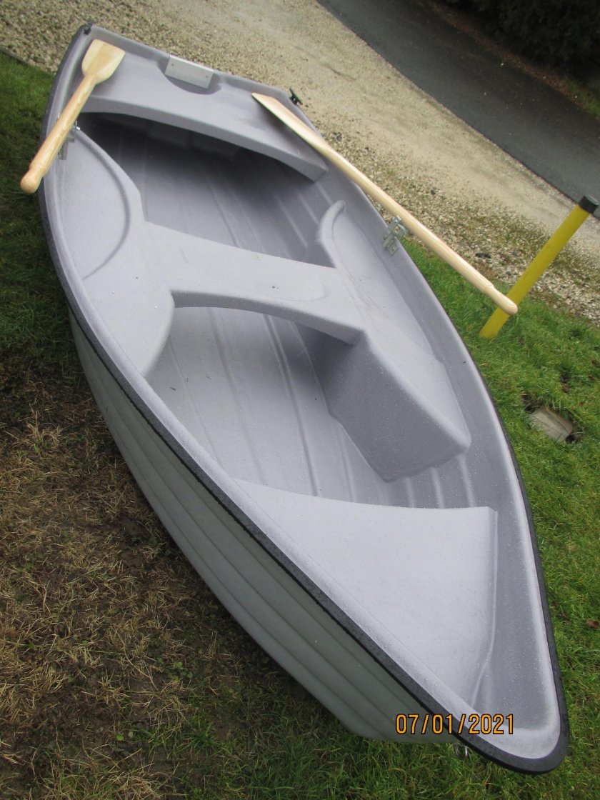 Гребная лодка