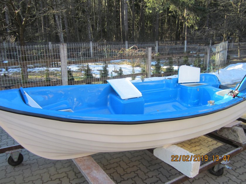 Стеклопластиковая лодка прогресс