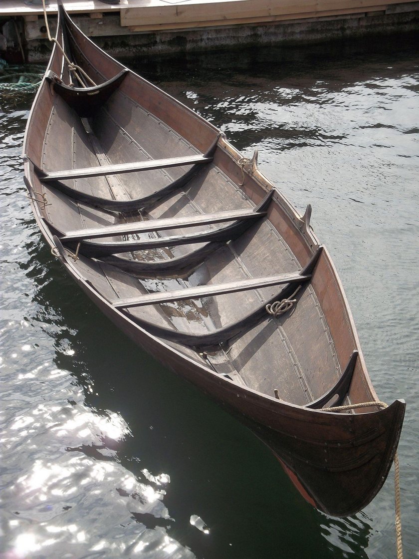 Лодка викингов