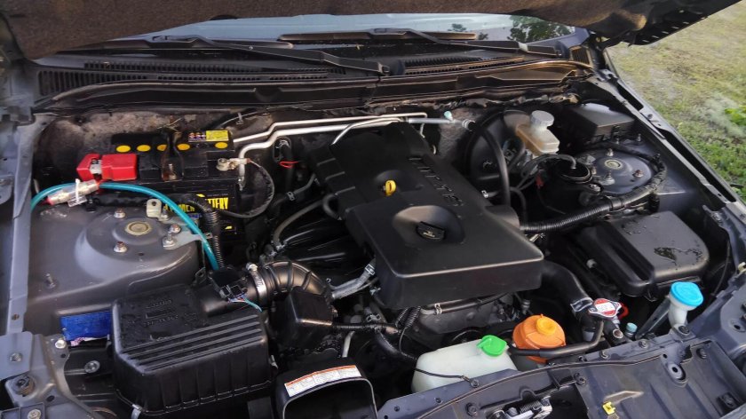 Suzuki Grand Vitara 2008 под капотом