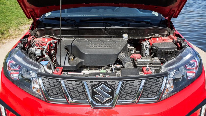 Моторный отсек Сузуки Витара 2019