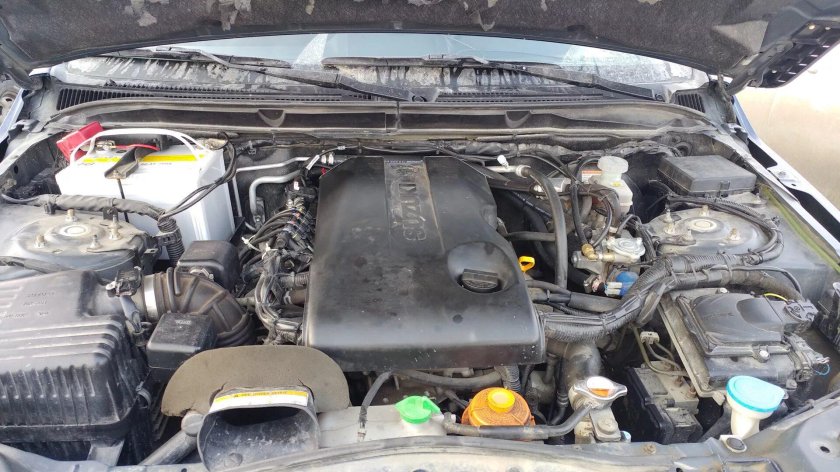 Suzuki Grand Vitara 2.2 подкапотное