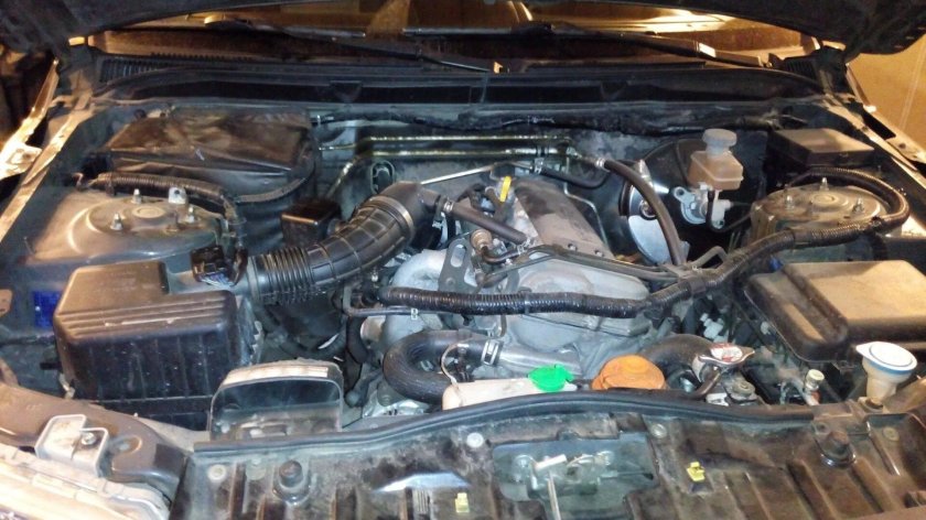 Моторный отсек Гранд Витара 2.0