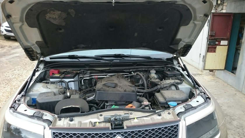 Suzuki Grand Vitara 2007 под капотом