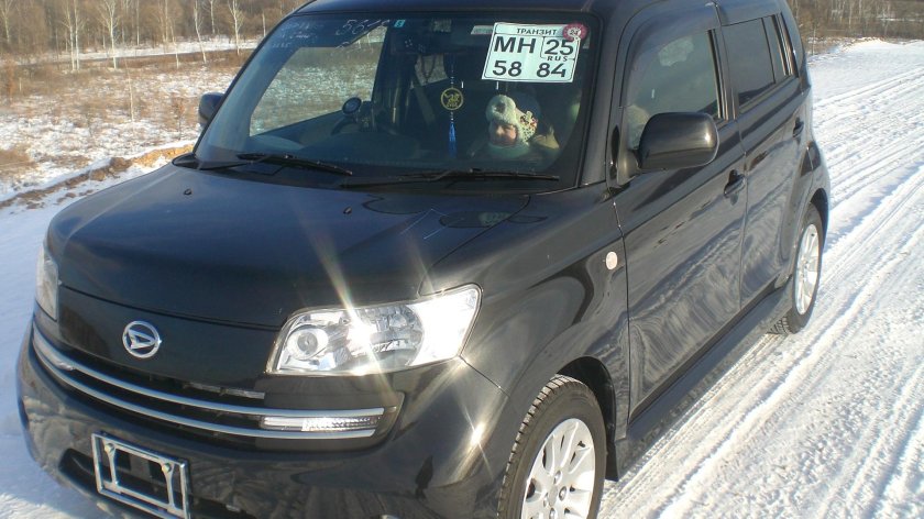 Машина Daihatsu Coo