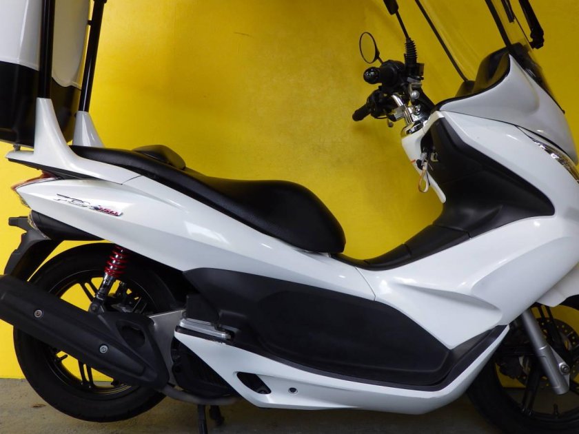 Honda PCX скутер