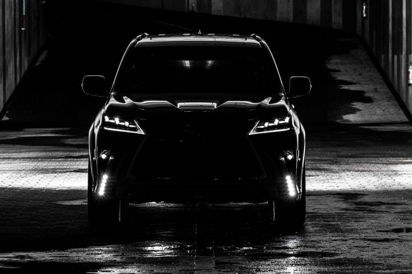 Лексус черный