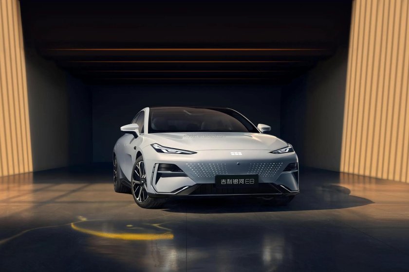 Джили галакси е8