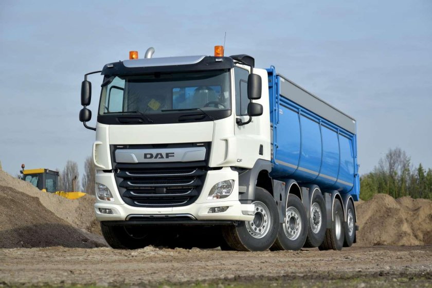 Пятиосный самосвал Даф