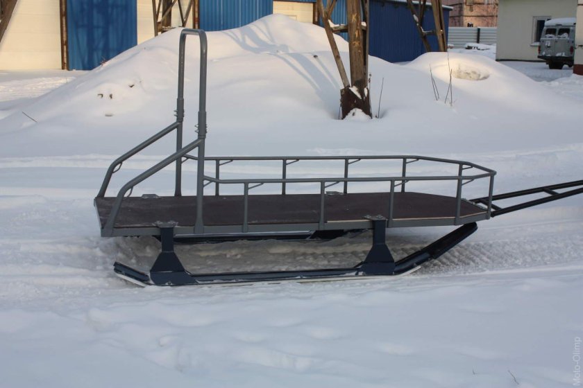 Сани грузовые СГП-2000 С жесткой подвеской лыж и поручнями