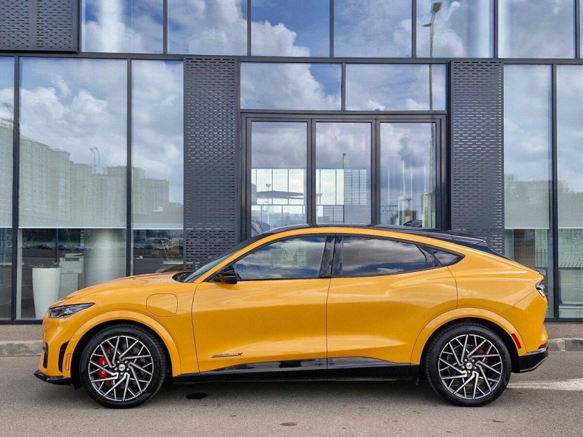 Ford mustang mach-e 2022