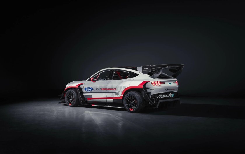 Ford Mustang Mach-e 1400