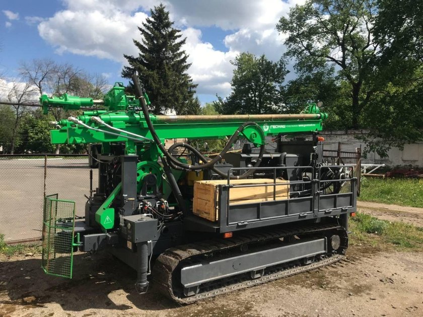 Самоходная тележка на гусеницах