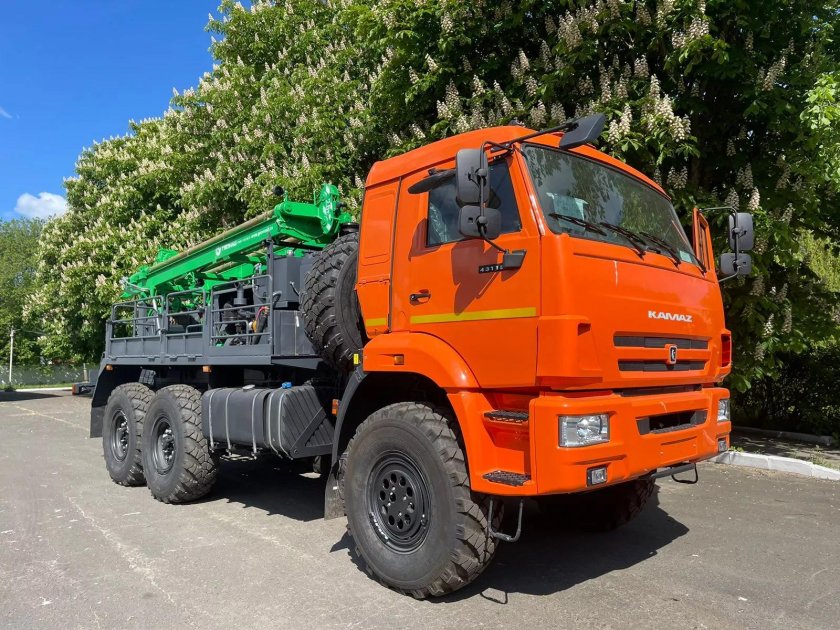 КАМАЗ плетевоз 43118