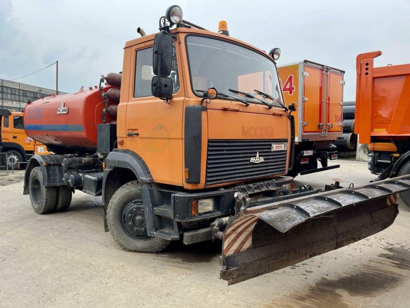 Поливомоечная машина ко-713