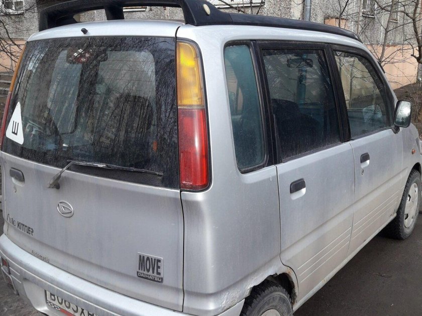 Daihatsu move 2001