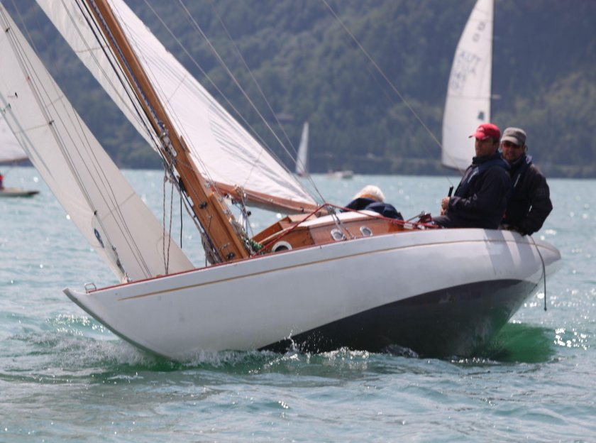 Яхта класса дракон