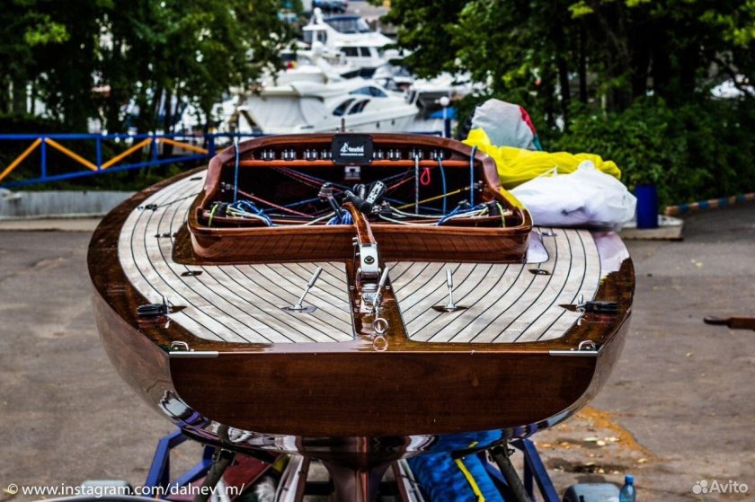 Парусная яхта дракон