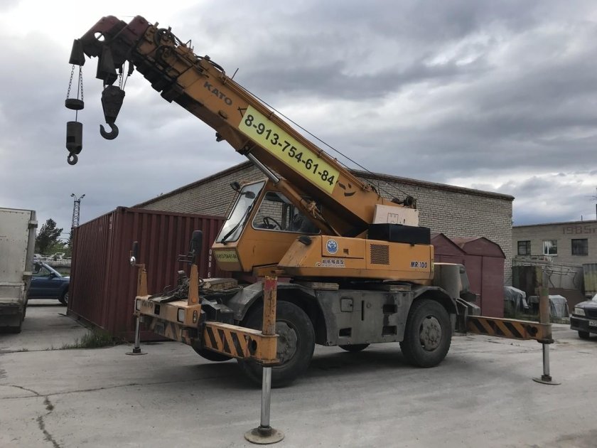 Кран Kato Mr 100