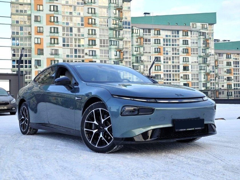 Китайский электромобиль xpeng p7