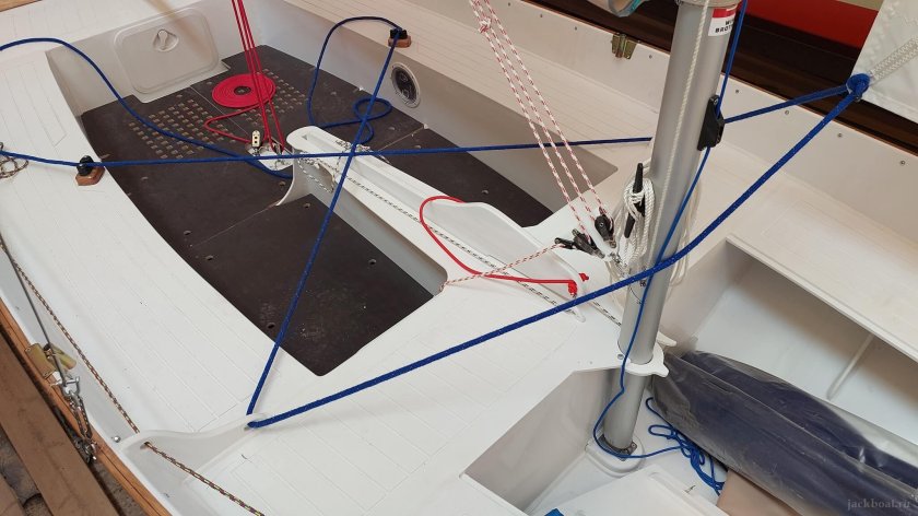 Швертбот argie 15